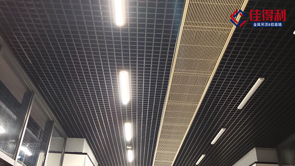 鋁格柵吊頂應用在地鐵工程中有什么閃光點